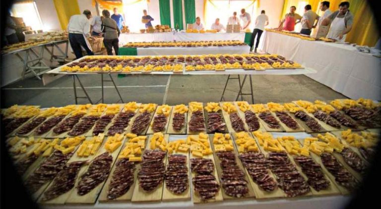 FIESTA DEL SALAME EN COLONIA CAROYA CÓRDOBA