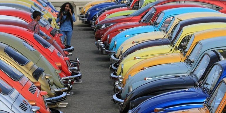 FESTEJO DE LOS 85 AÑOS DEL ESCARABAJO VOLKSWAGEN