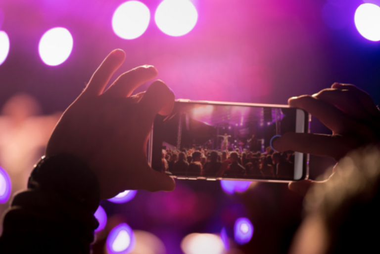 LOS ARTISTAS SE REINVENTAN A CAUSA DE COVID-19