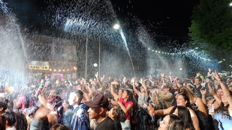 Unquillo Vivió Tres Noches de Fiesta con sus Tradicionales Corsos